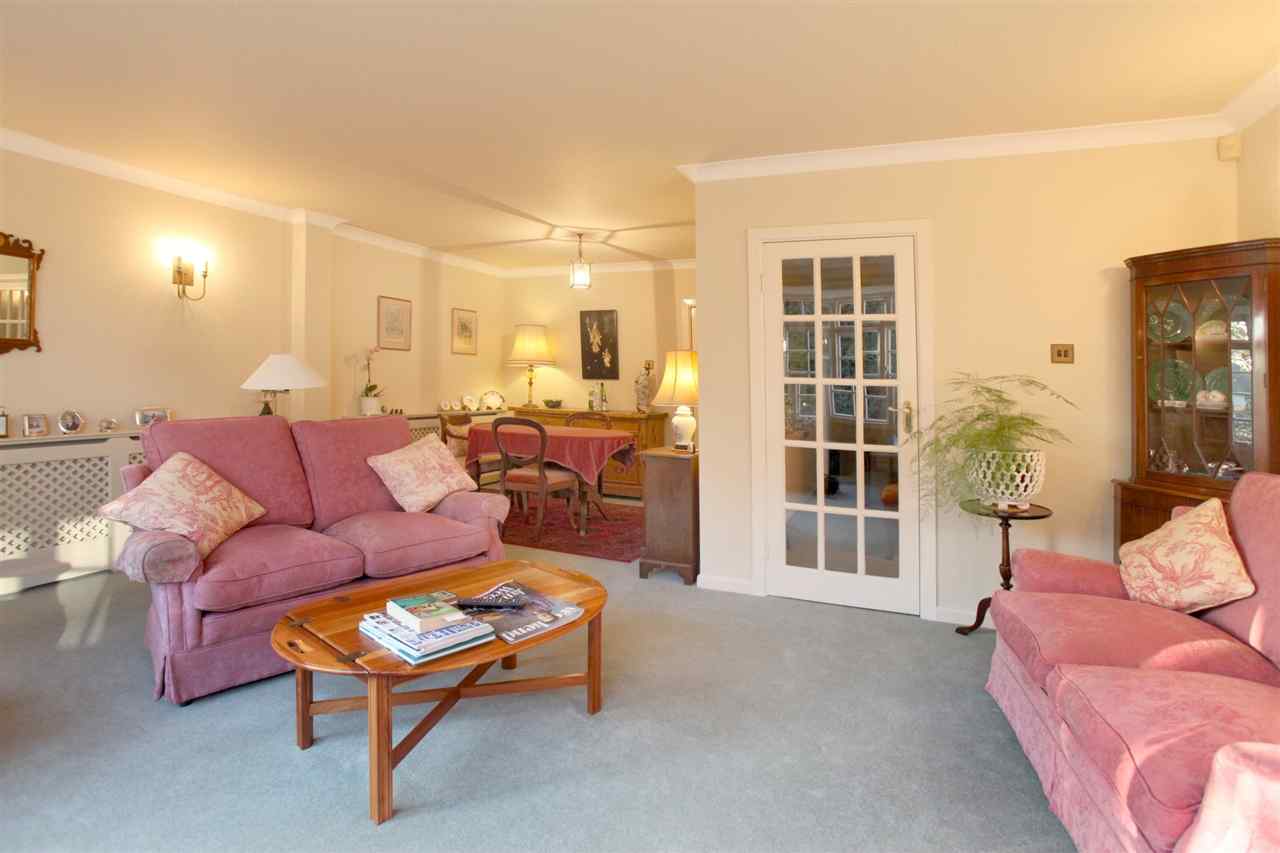 resized-2349823-2 Mallory Ct 003 - INT.JPG